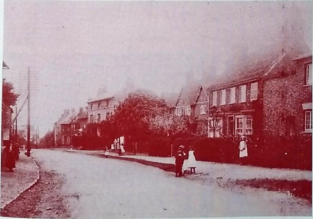 a red and white picture of Watling Street, looking north west from brickhill lane, c. 1915